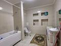 3-комнатная квартира · 135 м² · 10/14 этаж, 17-й мкр, 17 мкрн 7 за 300 000 ₸ в Актау — фото 14