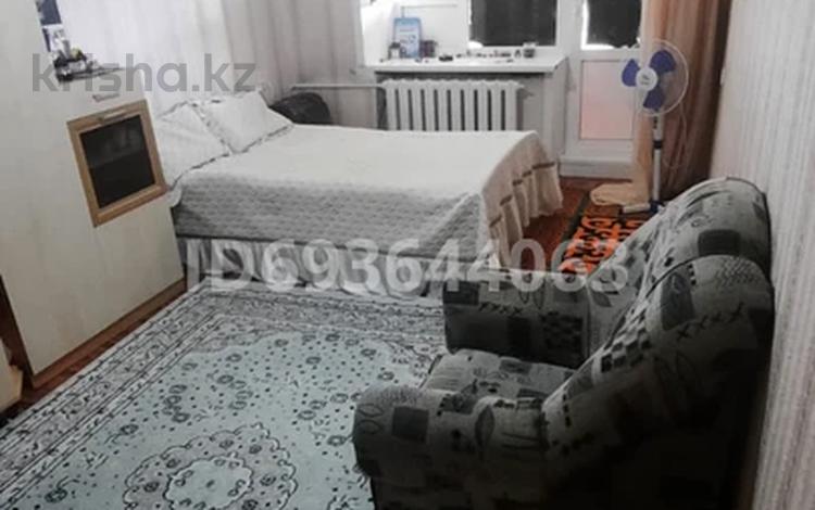 1-комнатная квартира · 30.2 м² · 5/5 этаж, Әуезова 42 — Верх магазин чайки ,5 этаж за 5 млн 〒 в Аксу — фото 2