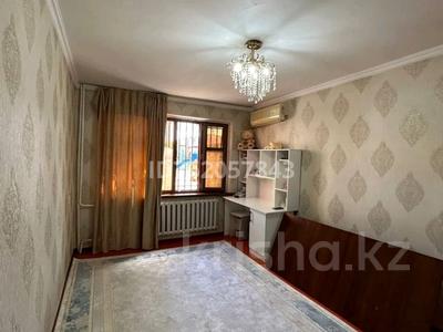 Продажа квартир в Туркестанской обл.: 2-комнатная квартира · 72 м² · 1/5 этаж, Кенесары — Болат супермаркетінің жанында орналасқан за 18 млн 〒 2-комнатная квартира · 72 м² · 1/5 этаж, Кенесары — Болат супермаркетінің жанында орналасқан за 18 млн 〒 в Туркестане