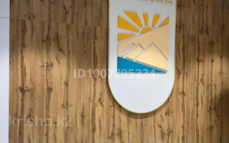 2-комнатная квартира · 54.8 м² · 8/10 этаж, мкр Юго-Восток, Букетова 3/4 за 25 млн 〒 в Караганде, Казыбек би р-н — фото 2