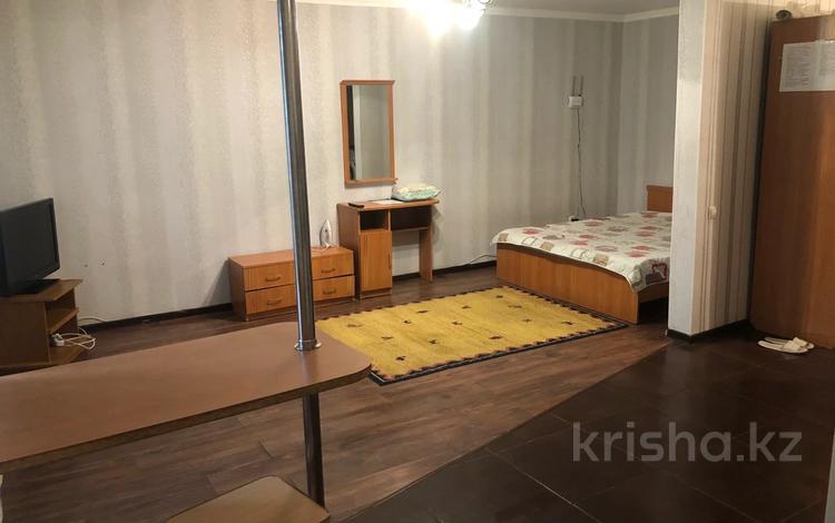 1-комнатная квартира, 30 м², 1/5 этаж посуточно, Назарбаева 21 за 6 000 〒 в Кокшетау — фото 2