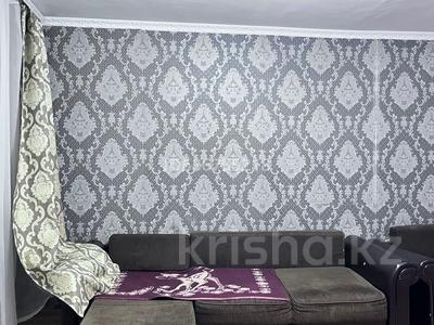 2-комнатная квартира · 56 м² · 9/9 этаж, Майкудук, Голубые пруды ш/а. 12 — Поликиника, 77 мектеп, магазин за 150 000 〒 в Караганде, Алихана Бокейханова р-н