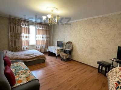 2-бөлмелі пәтер · 77.9 м² · 4/9 қабат, мкр Аксай-1А, Толе би — Момышулы, бағасы: 41.2 млн ₸ в Алматы, Ауэзовский р-н