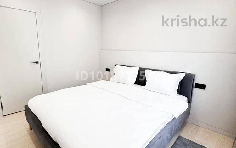2-комнатная квартира · 60 м², Туран — ОДНА ИЗ ЛУЧШИХ ЛОКАЦИЙ АСТАНЫ Главное преимущество квартиры — расположение. Рядом находится Хан Шатыр, а буквально в нескольких минутах — крупнейшие медицинские центры столицы. Для тех, кто приезжает на лечение или сопровождает близких: • Национальный Научный Центр Материнства и Детства РК — пр. Туран, 32; • Национальный Центр Нейрохирургии — пр. Туран, 34/1; • Национальный центр детской реабилитации — пр. Туран, 36; • Национальный научный кардиохирургический центр / Центр сердца — пр. Туран, 38. • Национальный научный онкологический центр — ул. Керей и Жанибек ханов, 3/2. Особенно удобно то, что Центр материнства и детства, Центр нейрохирургии, Центр детской реабилитации и Центр сердца расположены практически рядом друг с другом на проспекте Туран — адреса 32, 34/1, 36 и 38. ️ Хан Шатыр — рядом, поэтому в шаговой доступности магазины, кафе, рестораны, развлечения и всё необходимое для комфортного проживания. за 18 000 ₸ в Астане, Нура р-н — фото 2