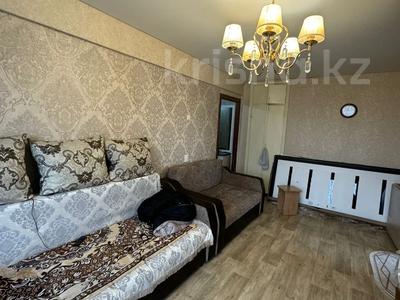 3-комнатная квартира, 52 м², 5/5 этаж, Шакарима 147/1 за 18.5 млн 〒 в Усть-Каменогорске