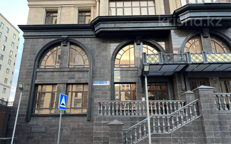 Еркін, кеңселер, дүкендер мен бутиктер, қоғамдық тамақтану орны, сұлулық салондары, медорталықтар мен дәріханалар, білім орталықтары, ойын-сауық · 200 м², бағасы: 400 млн ₸ в Астане, Алматы р-н — фото 11