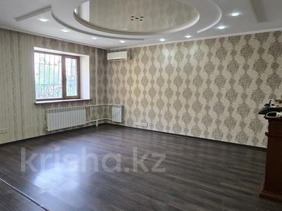 3-комнатная квартира · 100 м² · 1/5 этаж, Абулхаир хана за 43 млн ₸ в Уральске