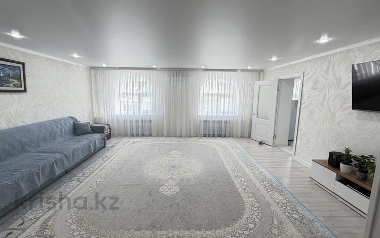 3-бөлмелі пәтер · 135 м² · 10/10 қабат, мкр Болашак, Бокенбай батыр 131а, бағасы: 24 млн ₸ в Актобе — фото 2