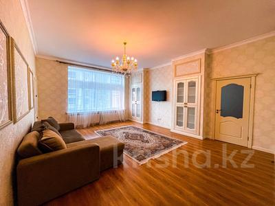 2-бөлмелі пәтер, 65 м², 2/18 қабат тәулігіне, Динмухаммед Кунаев 12, бағасы: 18 000 〒 в Астане, Есильский р-н