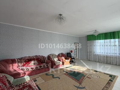 Отдельный дом · 7 комнат · 390 м² · 10 сот., Момышулы 10 — Возле школы за 45 млн ₸ в Талапкер 