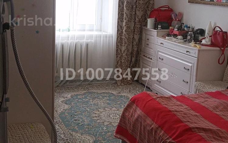 4-бөлмелі пәтер · 76.3 м² · 4/5 қабат, Мкр.Акмечить 20 — 136 школа, бағасы: 17 млн ₸ в  — фото 3