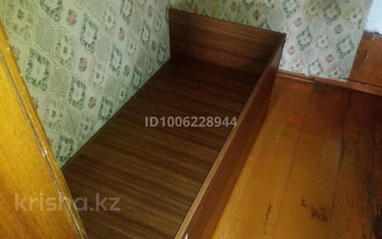 1 бөлме · 12 м² · 1 қабат, Космическая 4.1, бағасы: 115 000 ₸ в Усть-Каменогорске — фото 2