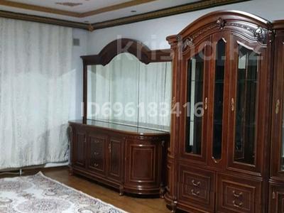 Дом · 2 комнаты · 60 м², Байзакова 8 — проспект Райымбека за 16 000 ₸ в Алматы, Алмалинский р-н