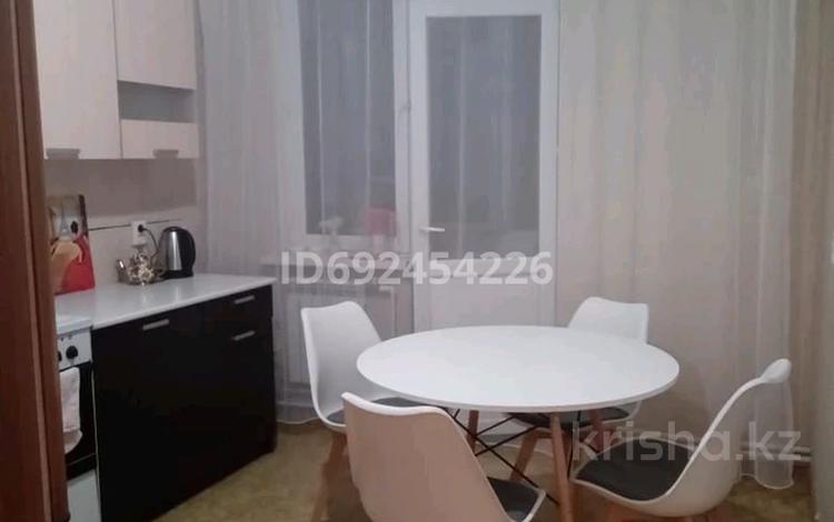 1-комнатная квартира · 45 м² · 7/9 этаж, Есенберлина 23/2 — КШТ за 140 000 ₸ в Усть-Каменогорске, Ульбинский — фото 2