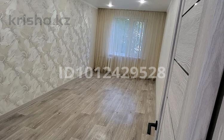 2-комнатная квартира · 44.9 м² · 2/5 этаж, мкр Айгуль 43 за 13.3 млн ₸ в Уральске — фото 2