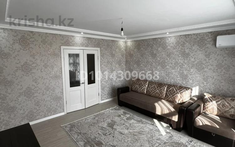 2-комнатная квартира · 54 м² · 6/9 этаж, мкр Юго-Восток, мкр Степной 2 4/4 за 25 млн ₸ в Караганде, Казыбек би р-н — фото 2