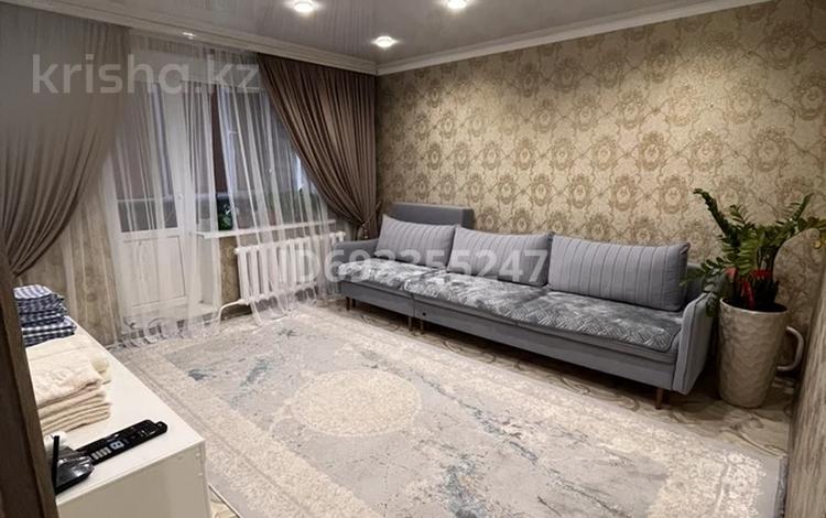 3-комнатная квартира, 70 м², 6/6 этаж, Беркимбаева — Ауезова за 18 млн 〒 в Экибастузе — фото 2
