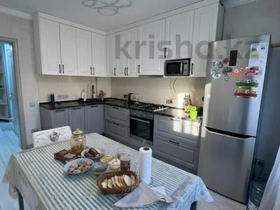3-комнатная квартира · 85 м² · 3/7 этаж, Макатаева 33\2 за 66 млн ₸ в Алматы, Медеуский р-н