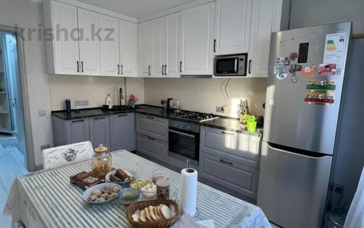 3-комнатная квартира · 85 м² · 3/7 этаж, Макатаева 33\2 за 66 млн ₸ в Алматы, Медеуский р-н — фото 4