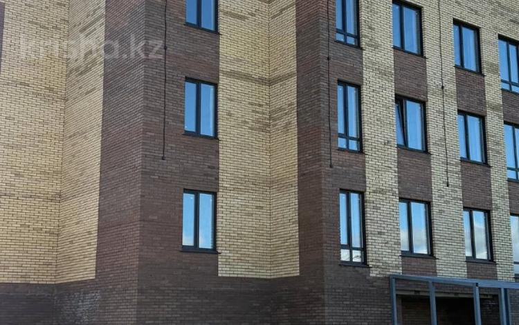 2-комнатная квартира · 72.8 м² · 2/3 этаж, Кизатова за ~ 29.1 млн ₸ в Петропавловске — фото 2