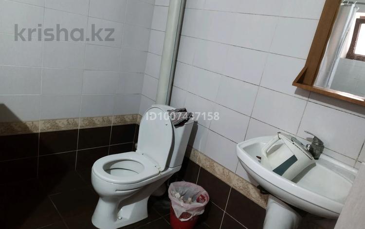 3-комнатная квартира · 64 м² · 2/2 этаж, мкр Самал-3, Келес 57 за 130 000 ₸ в Шымкенте, Абайский р-н — фото 5