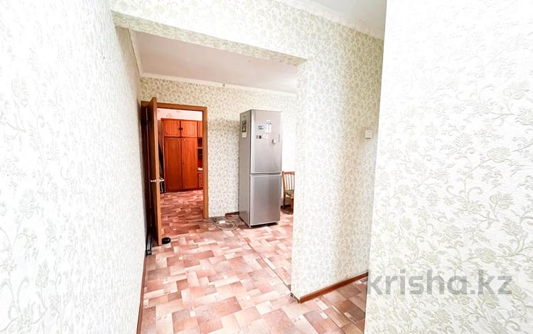 3-комнатная квартира, 60 м², 2/5 этаж, Самал 36 за 14.8 млн 〒 в Талдыкоргане, мкр Самал — фото 2