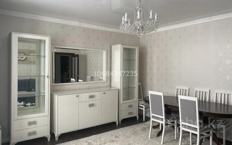 4-бөлмелі пәтер, 80 м², 6/10 қабат, Майкудук, Мкр Голубые пруды 6, бағасы: 32 млн 〒 в Караганде, Алихана Бокейханова р-н — фото 2