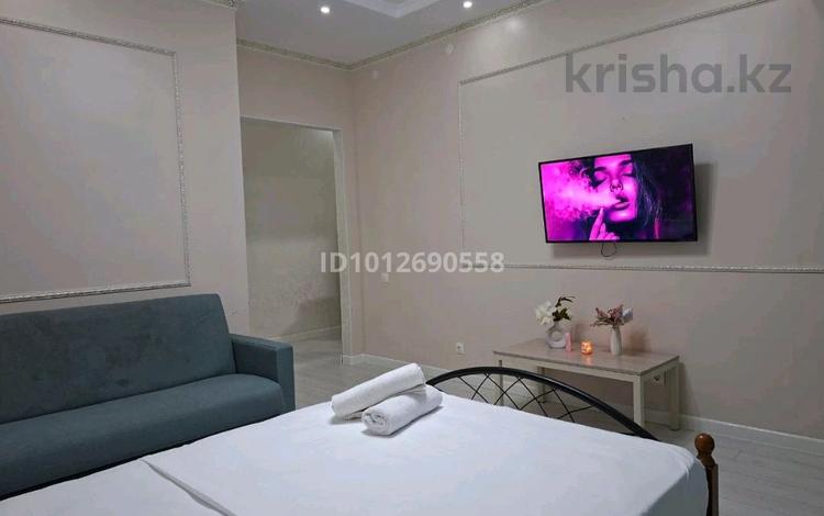 1-комнатная квартира · 45 м² · 2/9 этаж, мкр Нурсая, Абулхайр-хана 63 за 2 500 ₸ в Атырау — фото 2
