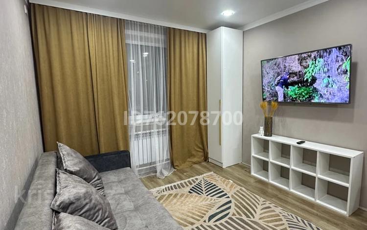 1-комнатная квартира · 35 м² · 1/5 этаж, Республики 20 за 15 000 ₸ в Караганде, Казыбек би р-н — фото 2