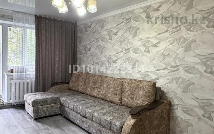 2-бөлмелі пәтер · 44 м² · 2/5 қабат, Улица Строителей 18, бағасы: 11 млн ₸ в Аксу — фото 2
