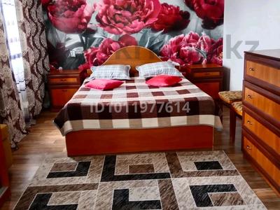 2-комнатная квартира · 48 м² · 4/5 этаж, Майкудук, Майкудук, 16й микрорайон 26дом — Находится недалеко от Супермаркет Реалл за 9.5 млн ₸ в Караганде, Алихана Бокейханова р-н