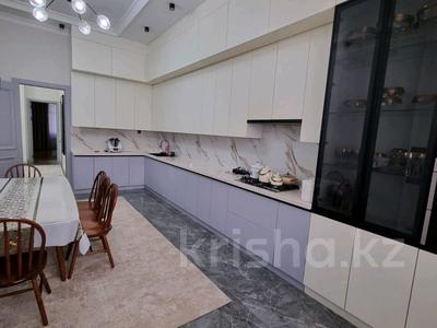 4-комнатная квартира · 164 м² · 1/10 этаж, 18А мкр 7 за 76 млн 〒 в Актау