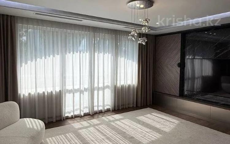 3-бөлмелі пәтер · 150 м² · 4/5 қабат, Самал-2 ш/а. 67, бағасы: 210 млн ₸ в Алматы, Медеуский р-н — фото 2