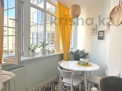 2-комнатная квартира · 65 м² · 3/10 этаж, Кенесары хана — парк им. Первого президента | Международная школа Мирас | Школа Бобек за 50 млн ₸ в Алматы, Бостандыкский р-н