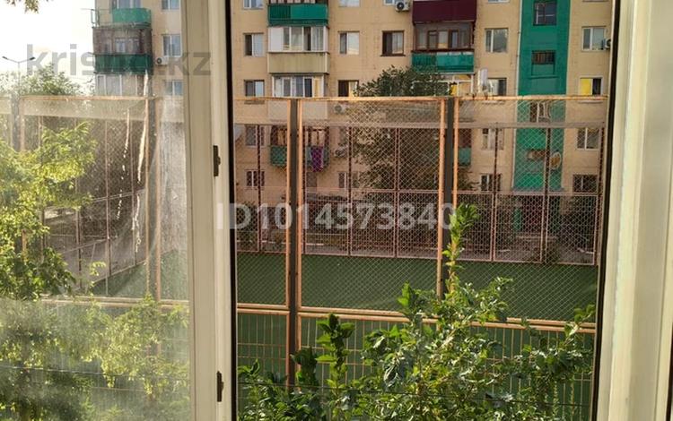 3-комнатная квартира · 56.8 м² · 2/5 этаж, 408 квартал,дом 17 за 170 000 ₸ в Семее — фото 2