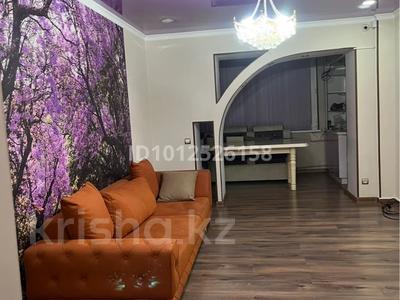 3-комнатная квартира · 70 м² · 2/5 этаж, мкр Туркестан, Республика 28 — Калдаякова Республика за 250 000 ₸ в Шымкенте, Туран р-н