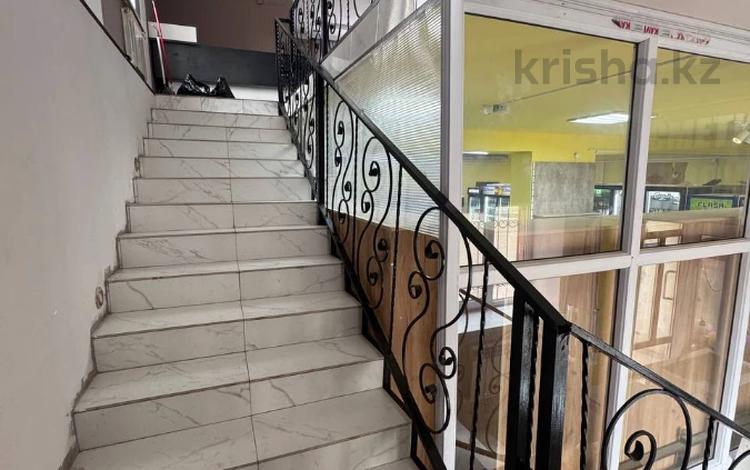 Свободное назначение, офисы, магазины и бутики, медцентры и аптеки, образование, развлечения, конференц-залы, кабинеты и рабочие места, студии · 123.1 м² за 400 000 〒 в Актобе, жилой массив Кирпичный — фото 2