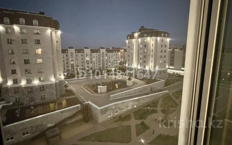 1-комнатная квартира · 46 м² · 7/8 этаж, Алихан Бокейхан 27/1 за 250 000 ₸ в Астане, Есильский р-н — фото 2