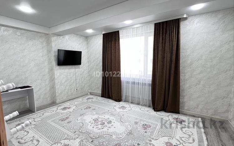 2-комнатная квартира · 64 м² · 5/5 этаж, Абая 15/2 за 15 млн 〒 в Сатпаев — фото 2