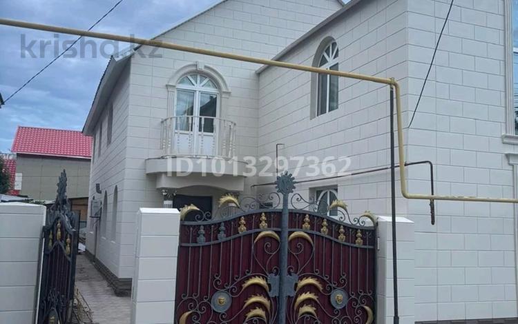 Отдельный дом · 9 комнат · 250 м² · , Даулеткерея 27 за 87 млн ₸ в Уральске — фото 2