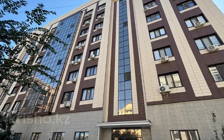 2-бөлмелі пәтер · 92.4 м² · 2/8 қабат, Абулхаир хана 70, бағасы: 51 млн ₸ в Атырау — фото 25