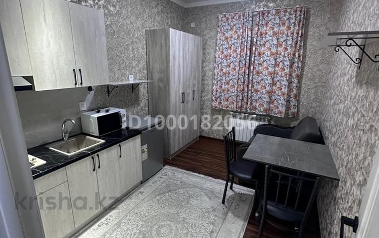 1-бөлмелі пәтер · 15 м², Бирлик 8 — Абай поселек, бағасы: 140 000 ₸ в Булактах — фото 7