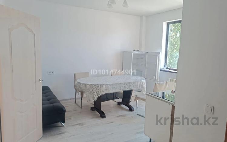 2-комнатная квартира · 45 м², ул. Лебедева 32 — Ниже Жандосова за 230 000 ₸ в Алматы, Бостандыкский р-н — фото 2