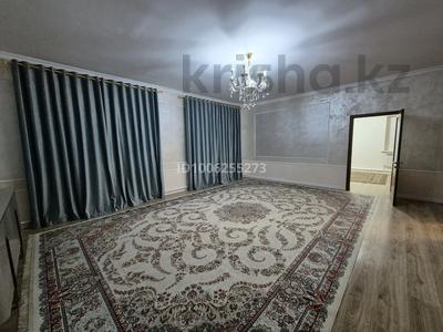 Отдельный дом · 4 комнаты · 185 м² · 10 сот., мкр Оркен, Бекен Айтжанов 45 за 35 млн 〒 в Атырау