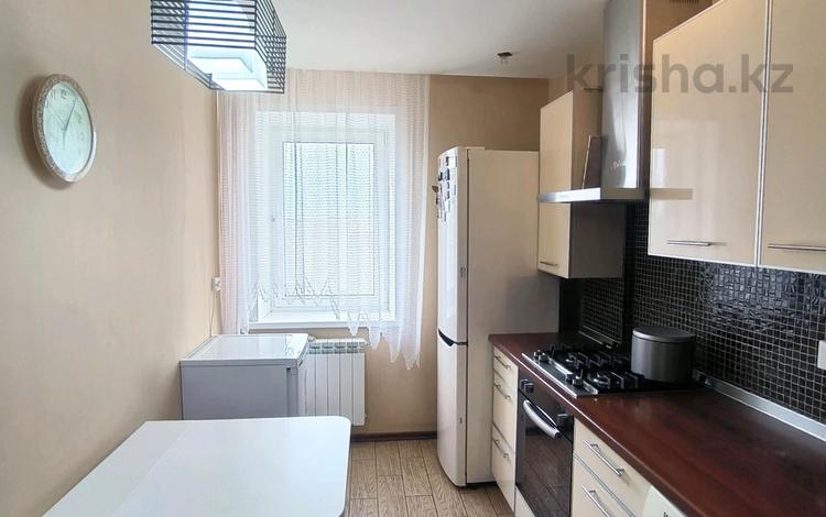 3-комнатная квартира · 61.9 м² · 6/9 этаж, Абая за 18.7 млн ₸ в Уральске — фото 2