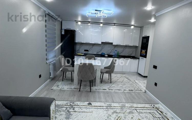 3-комнатная квартира · 77 м² · 4/10 этаж, Мкр. Аккент 72 за 320 000 ₸ в Алматы, Алатауский р-н — фото 2