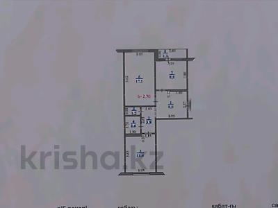 2-комнатная квартира · 54 м² · 4/5 этаж, мкр 4 за 19.5 млн 〒 в Уральске
