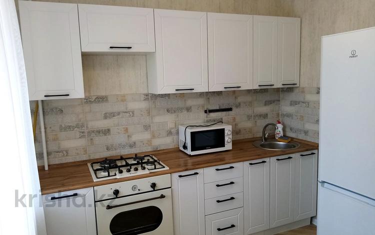 2-комнатная квартира · 65 м² · 4/5 этаж, мкр Кунаева 64 за 14 000 ₸ в Уральске — фото 3