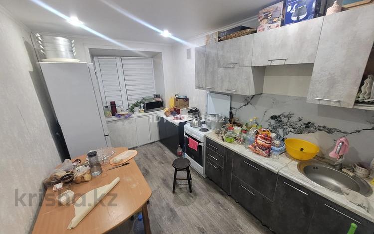 3-бөлмелі пәтер · 65 м² · 1/3 қабат, Бектурова 350, бағасы: 27 млн ₸ в Павлодаре — фото 2