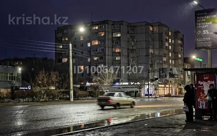 2-комнатная квартира · 48 м² · 9/9 этаж, мкр 8 308 — Братьев жубановых за 13.5 млн ₸ в Актобе — фото 2